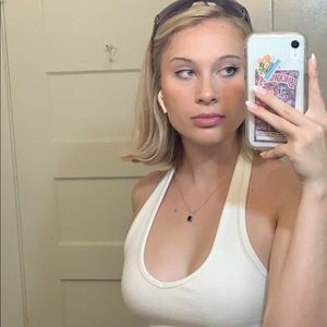 Meet your Posher, Ella